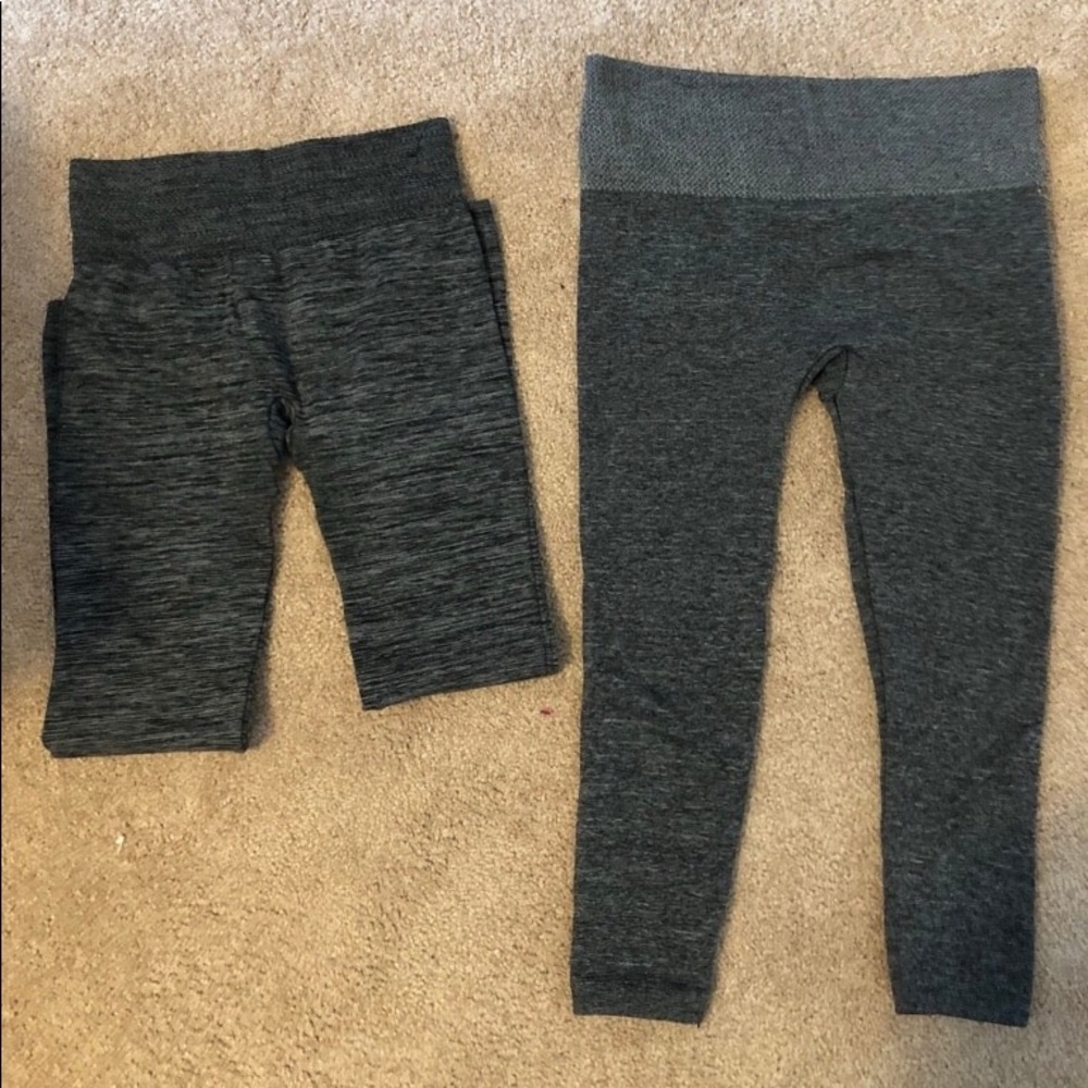 One size fits all stretchy grey leggings